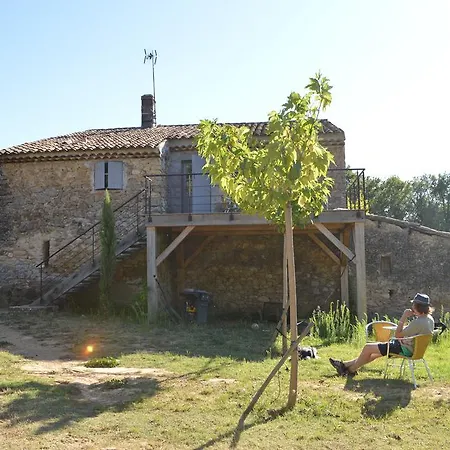 Domaine Les Perpetus La Tour-dʼAigues